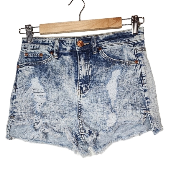Almost Famous highrise acid wash jean shorts. - Picture 1 of 13